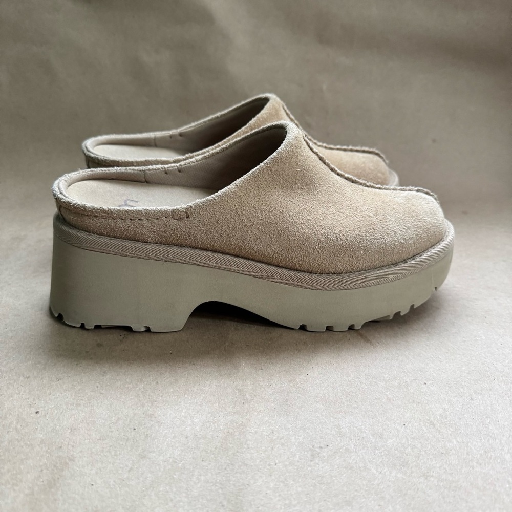 UGG New Heights Platform Clog in Sand Beige. Size 7 - Picture 2 of 6